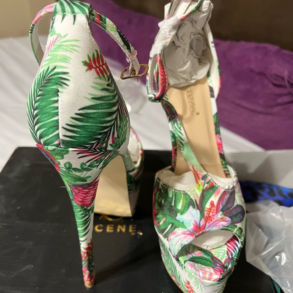 Pumps, tropical multi, size 7.5, never worn